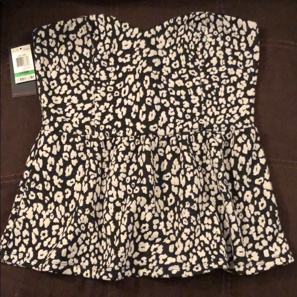 Women’s Animal Printed Strapless Top